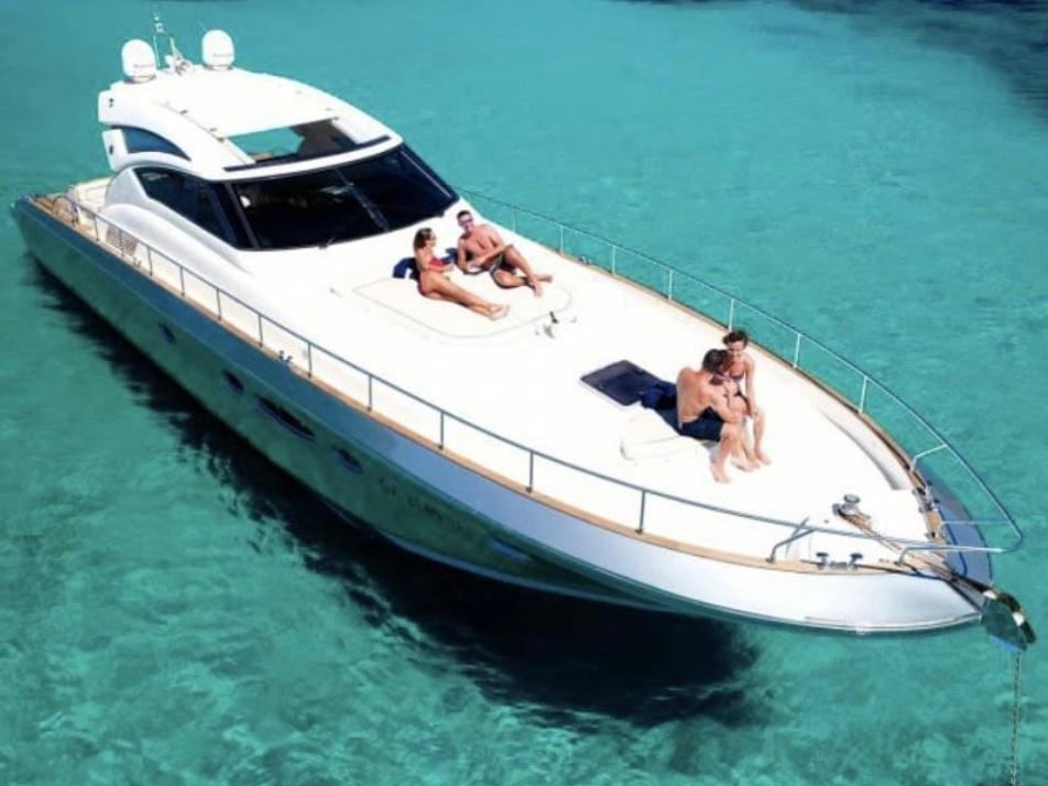 Pa' Que' Mas – Cayman 55