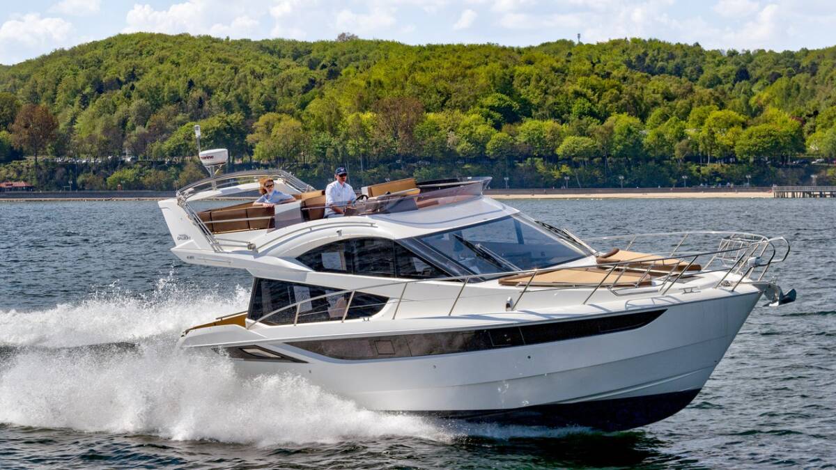 Amber Blue – Galeon 420 Fly