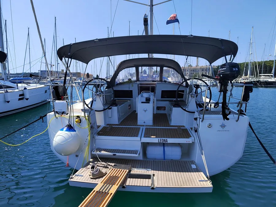 LEONA – Sun Odyssey 440