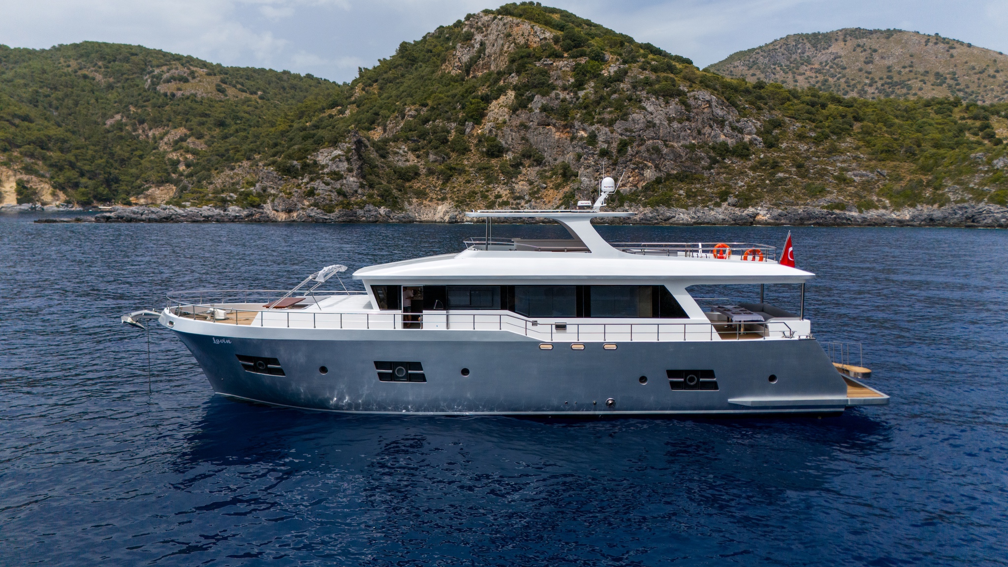Lavin – Custom built 183