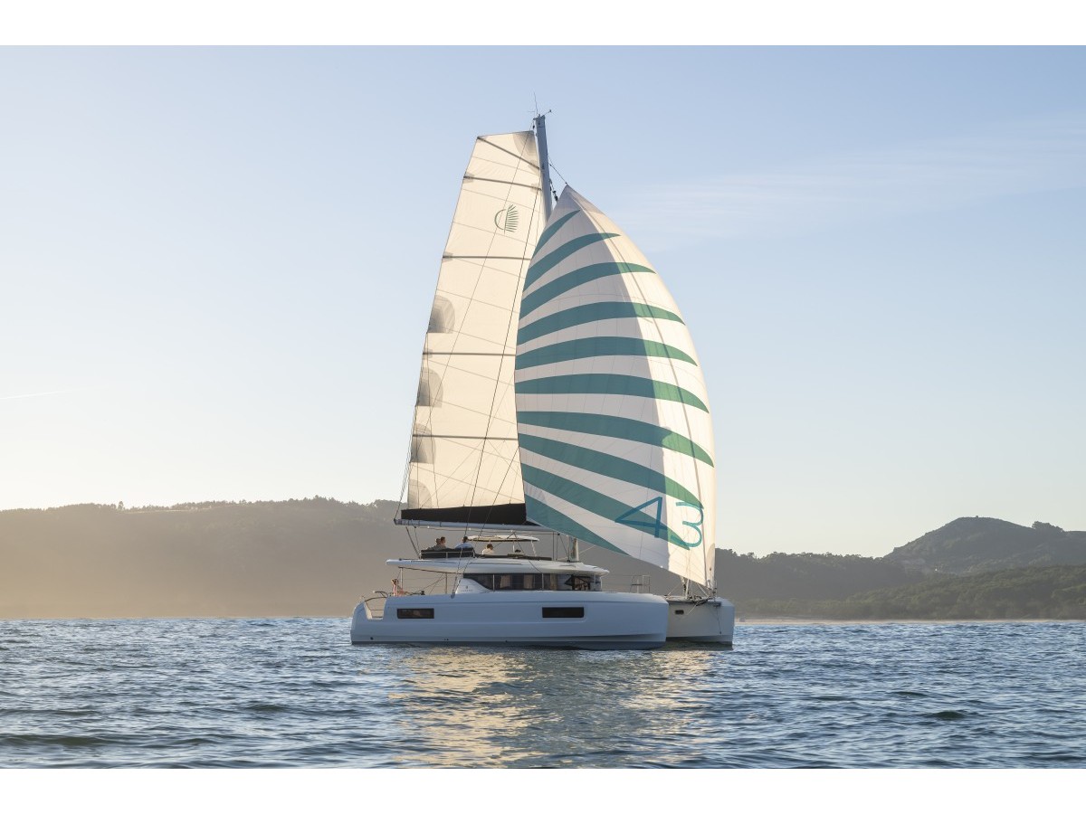 Solara – Lagoon 43