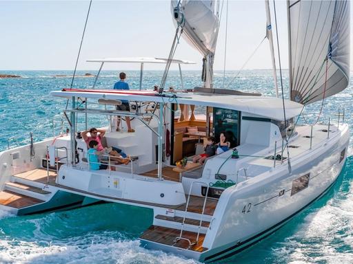 Lagoon 42