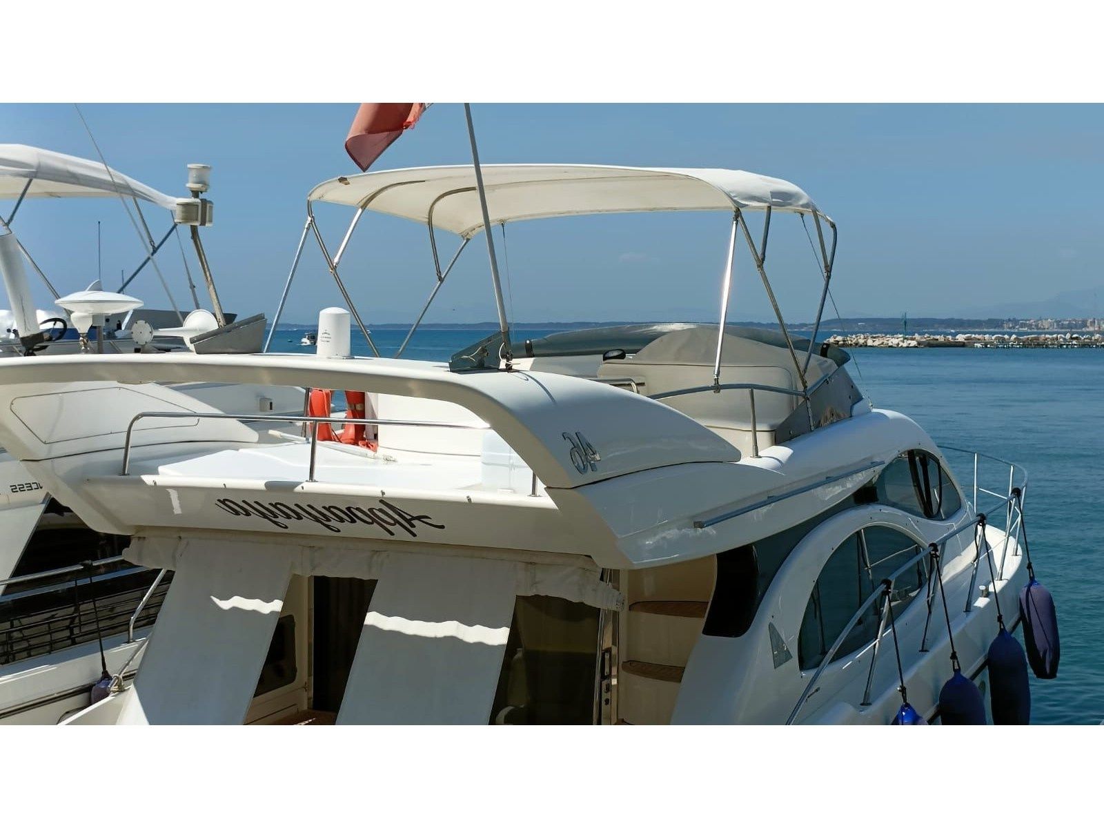 AZIMUT 46 (App)