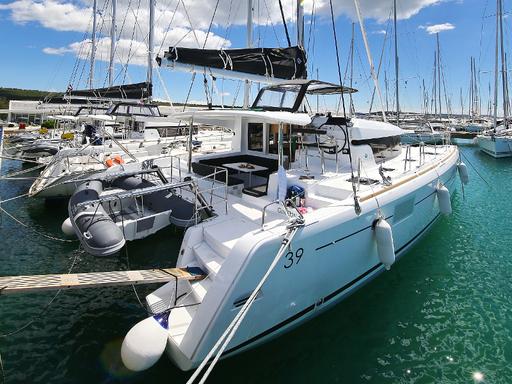 Lagoon 39