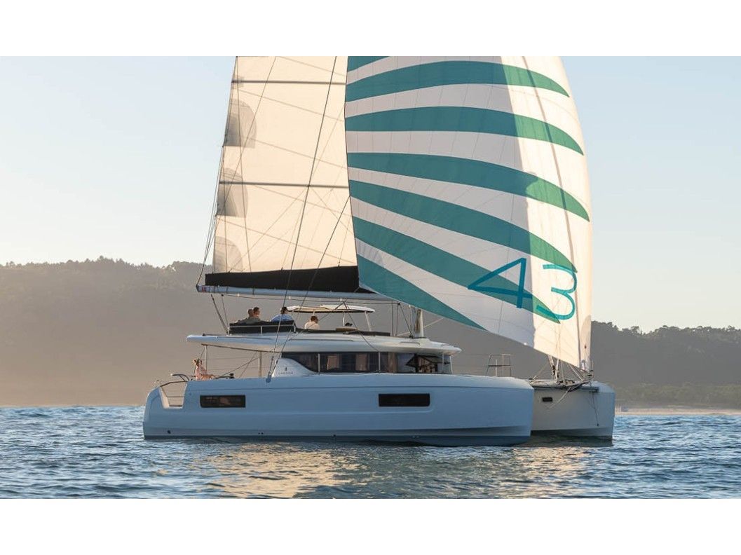 BRAND NEW LAGOON 43