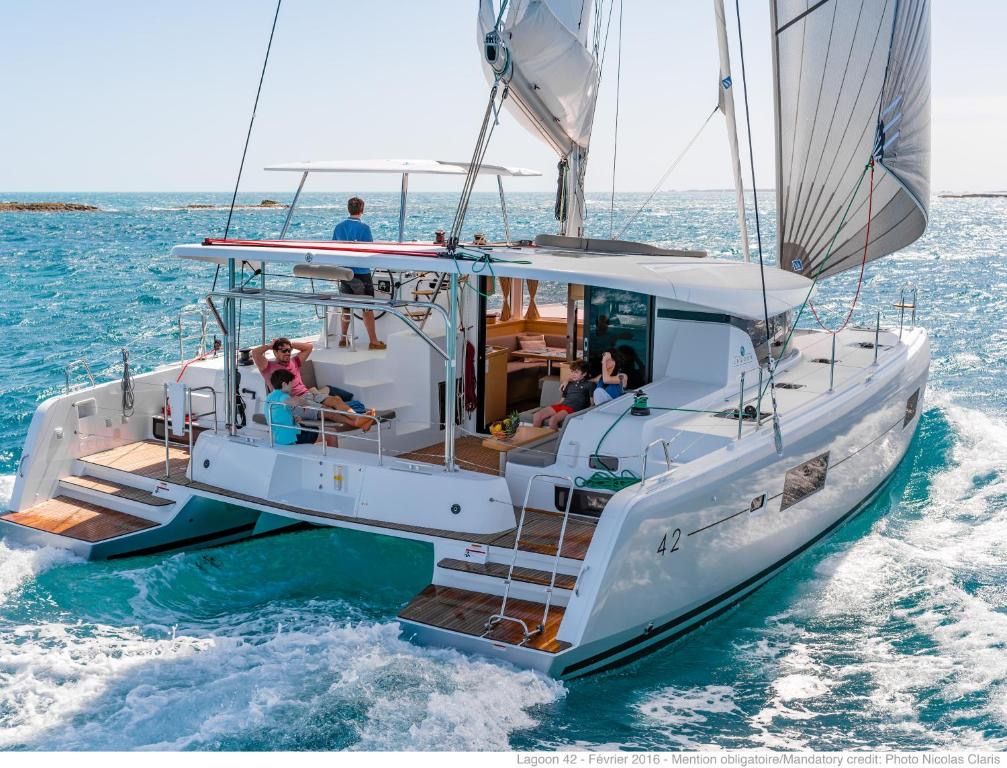 Lagoon 42 (2020) AM