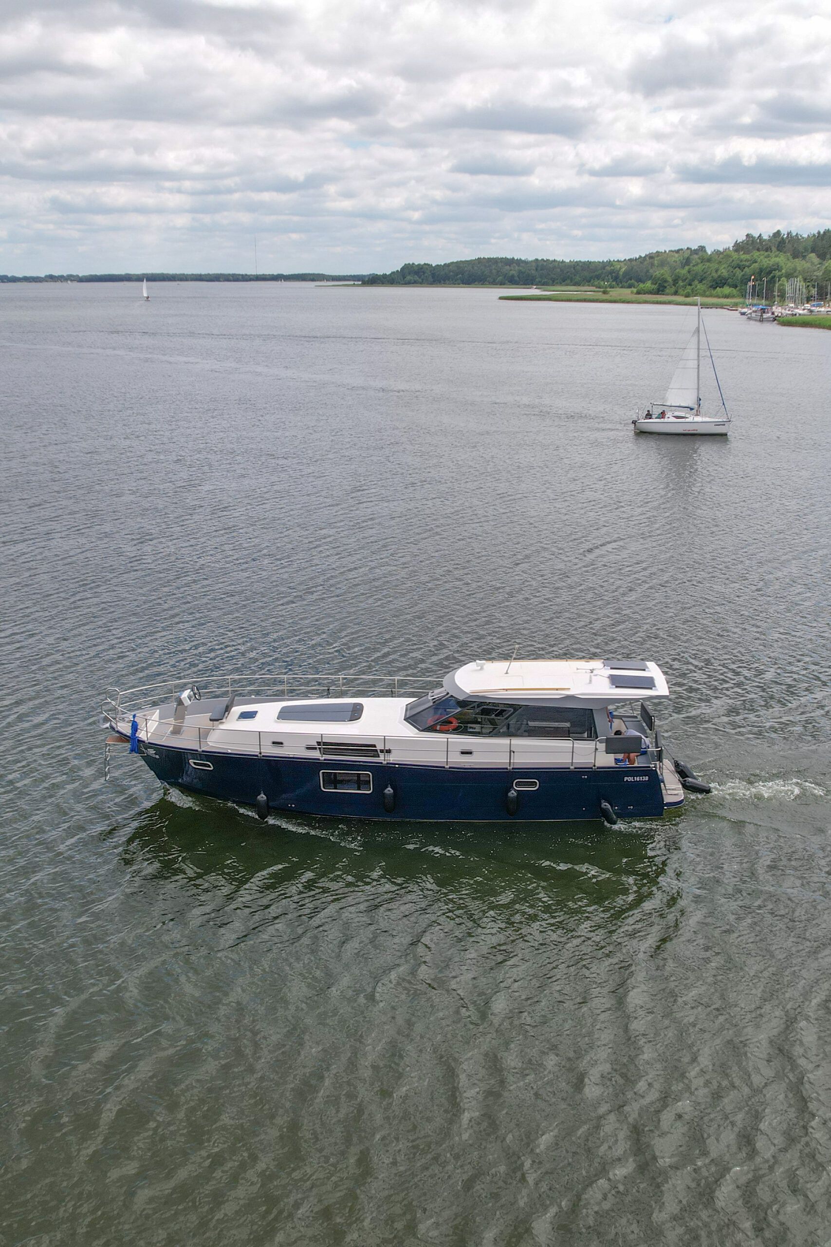 Nautika 1300 Royal